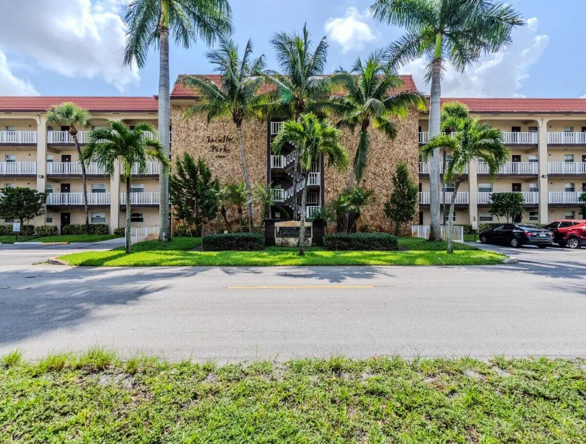 245ca8ac637346483eadfc8cdce0d940 at 1700 NW 58th Terrace 2B, Sunrise