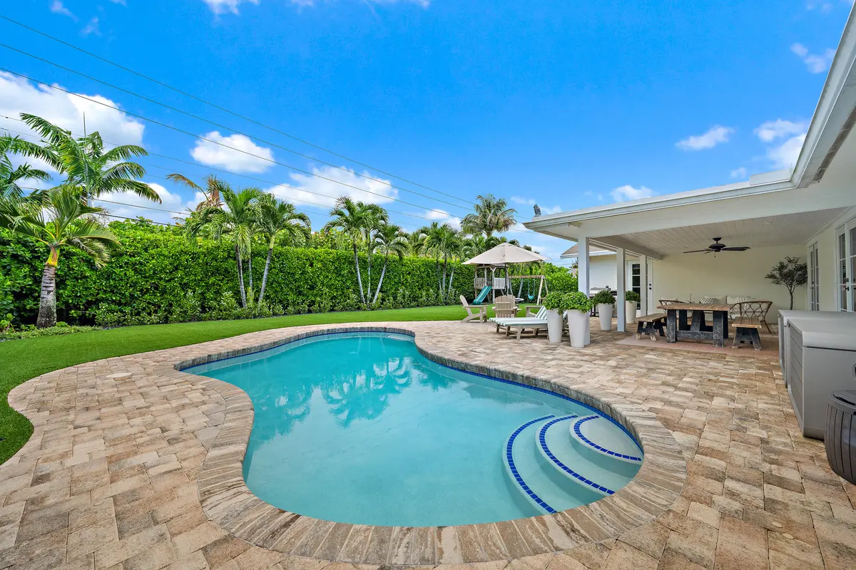 Pool at 215 Golfview Drive, Tequesta