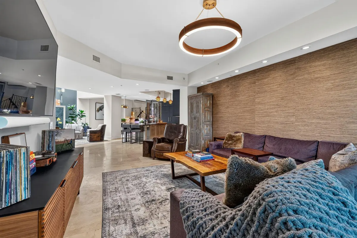 Family Room at 411 N NEW RIVER Drive V-2, Fort Lauderdale