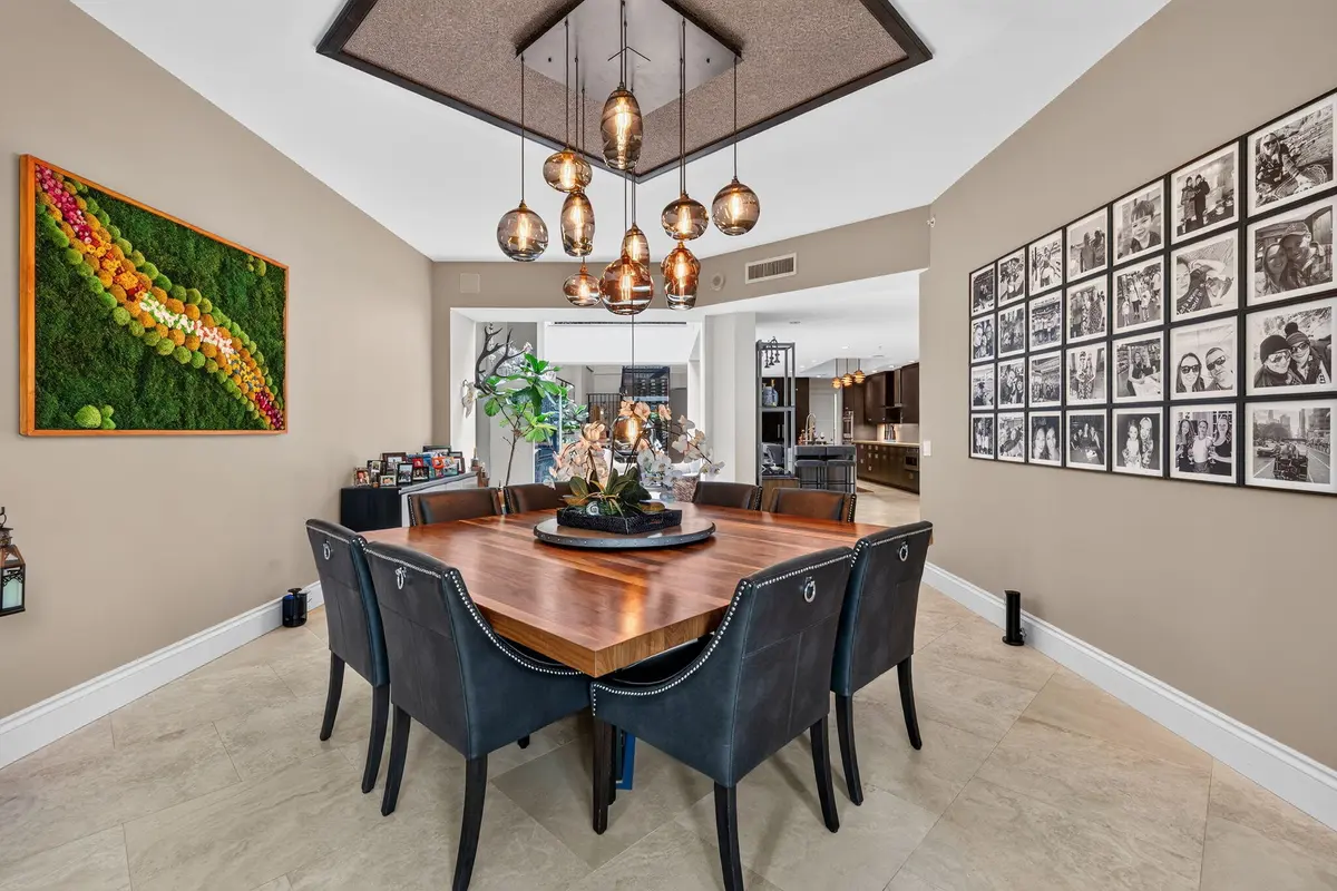 Dining at 411 N NEW RIVER Drive V-2, Fort Lauderdale