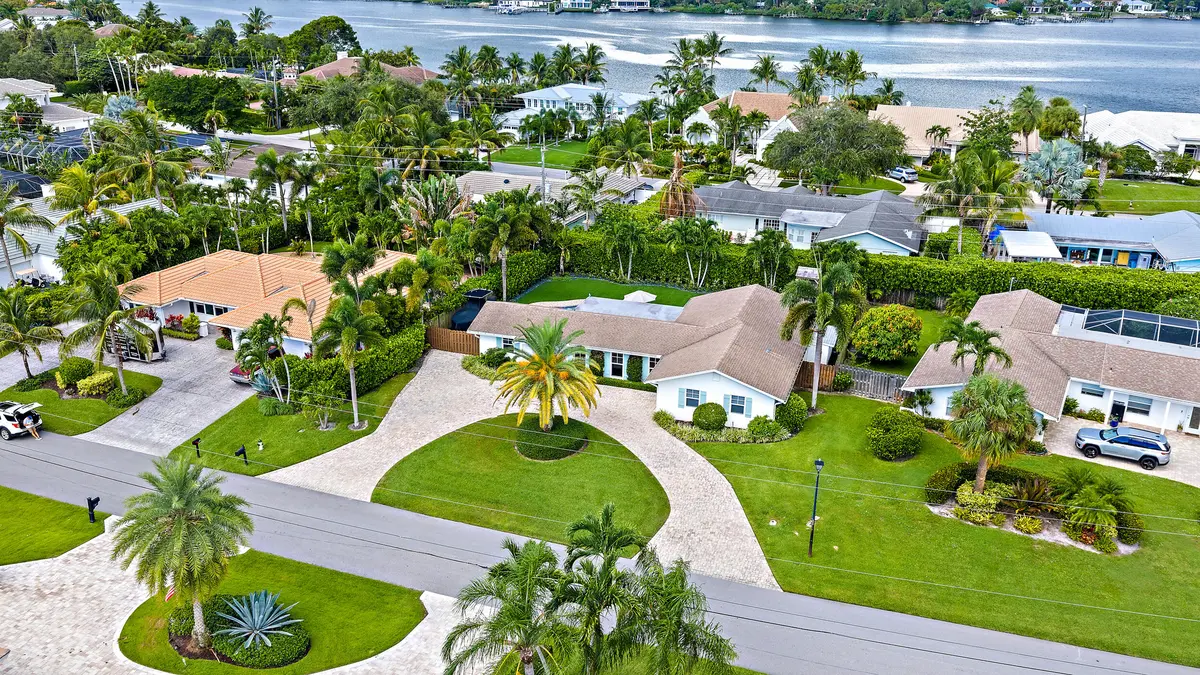 Aerial at 215 Golfview Drive, Tequesta
