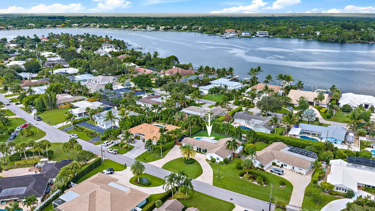Aerial at 215 Golfview Drive, Tequesta