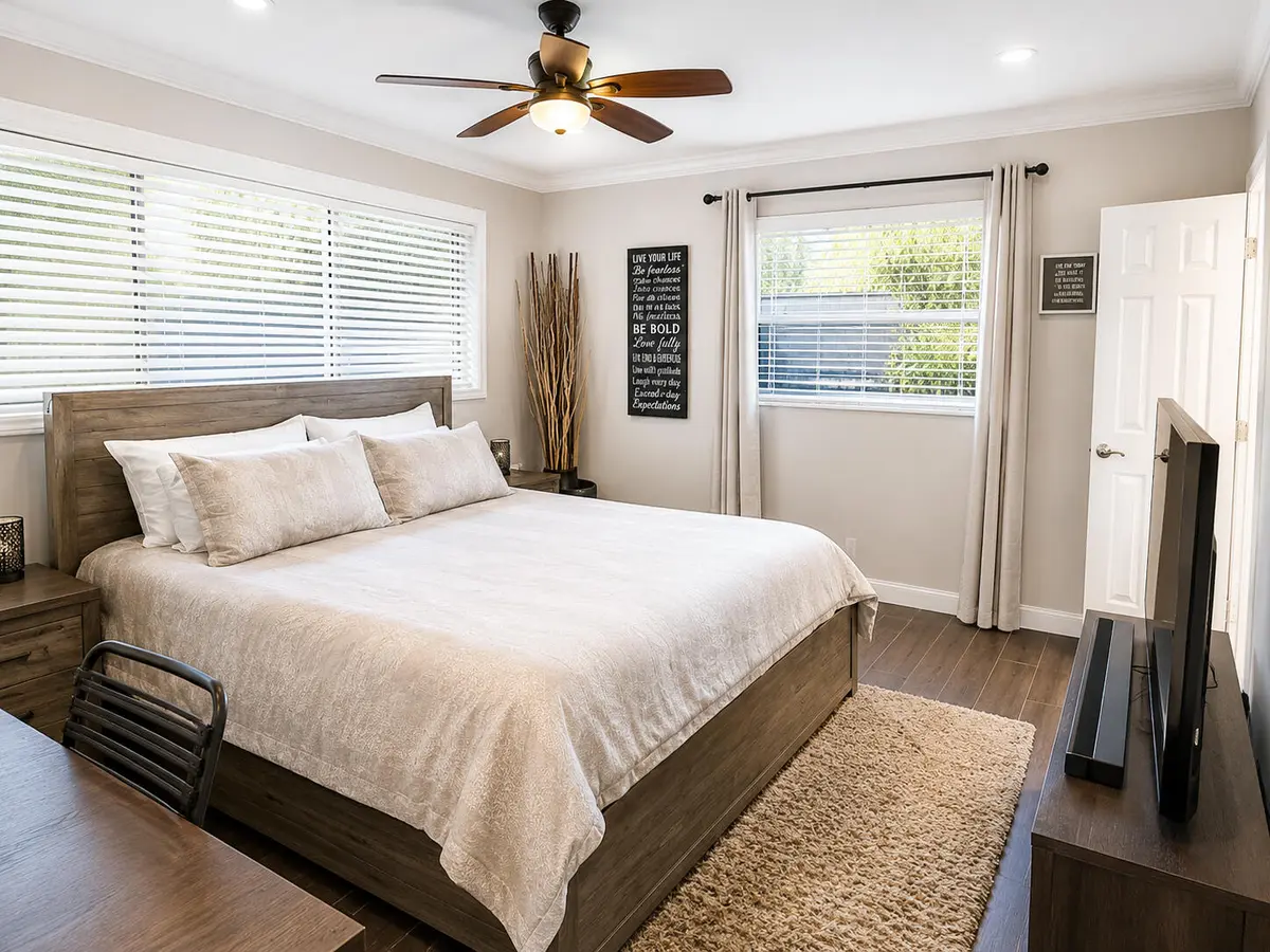 Listing Photos-0004 at 3620 Arthur Street, Hollywood