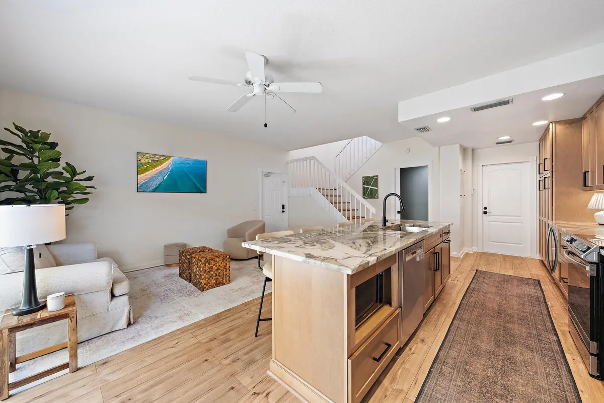 68 Live Oak Cir-5 at 68 Live Oak Circle, Tequesta