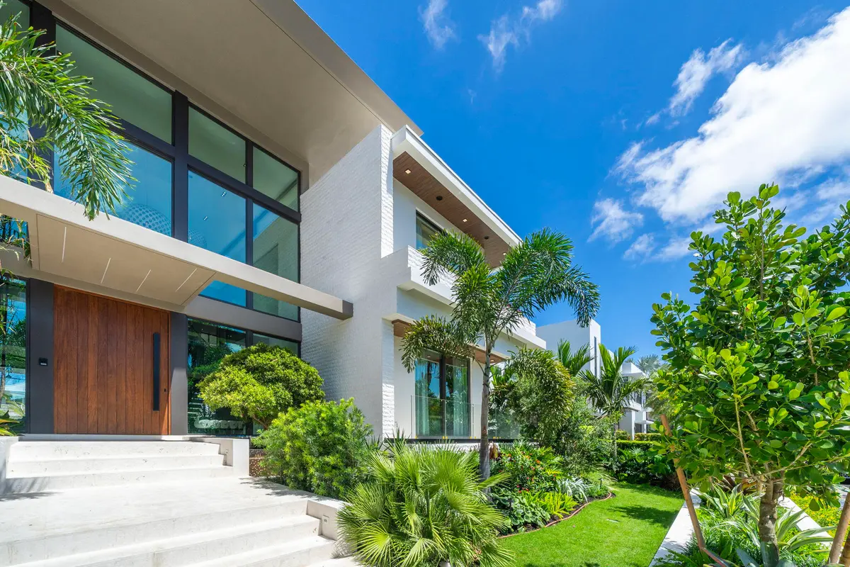 Template Master.008 at 600 Solar Isle Drive, Fort Lauderdale