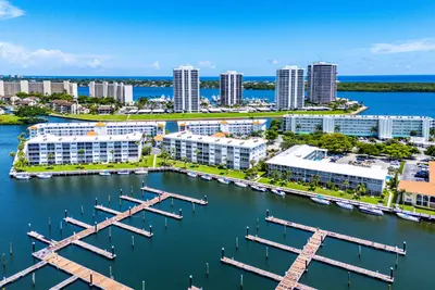 29 Yacht Club Drive 304, North Palm Beach – Condominium for sale