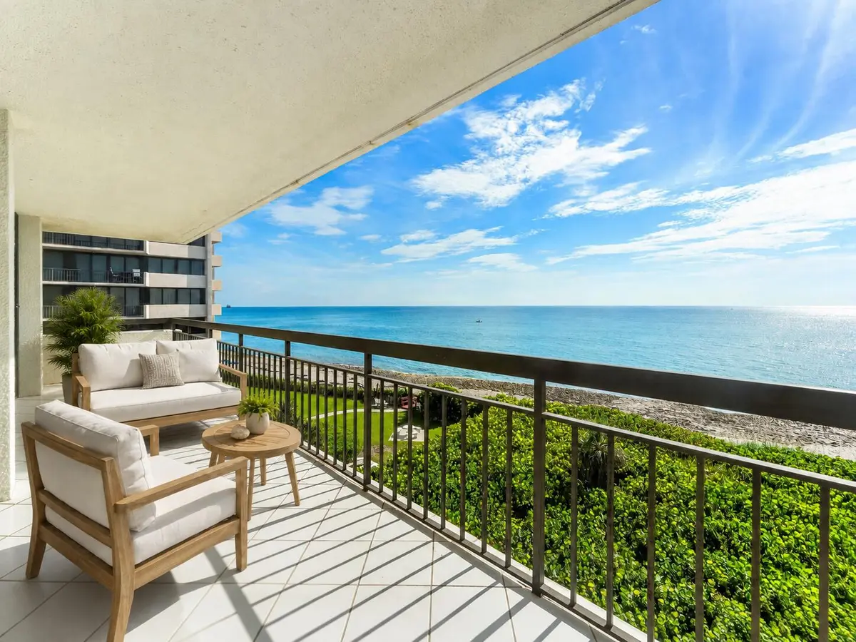 Wrap around balcony at 4050 N Ocean Avenue 401, Singer Island