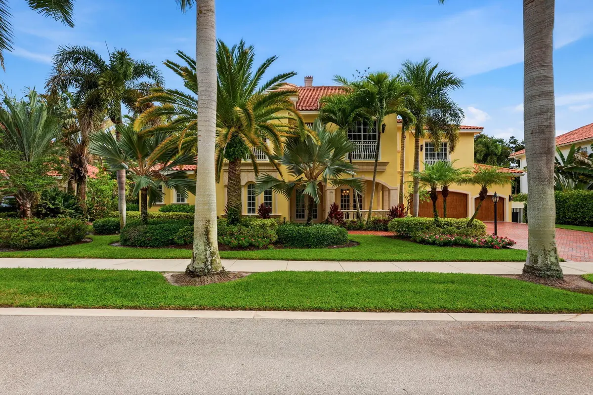 Front of House at 106 Nativa Circle, North Palm Beach