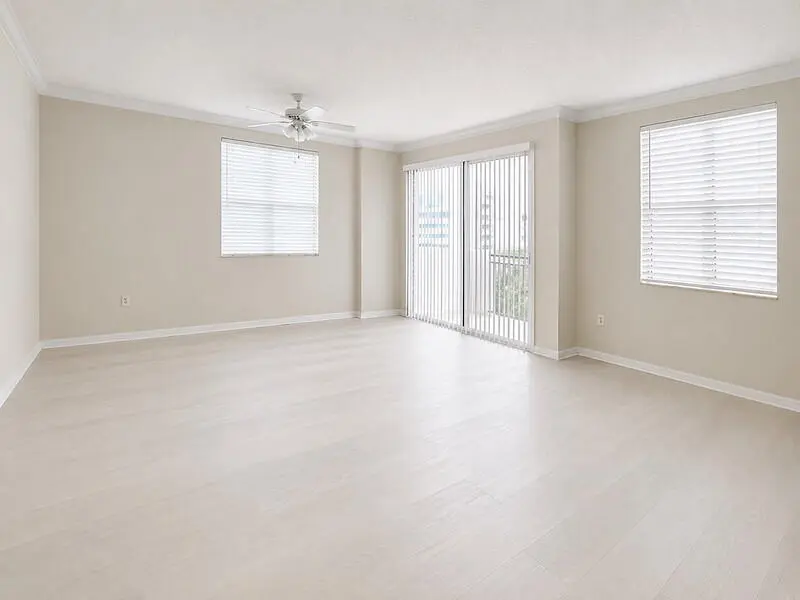 Living R at 616 CLEARWATER PARK Road 513, West Palm Beach
