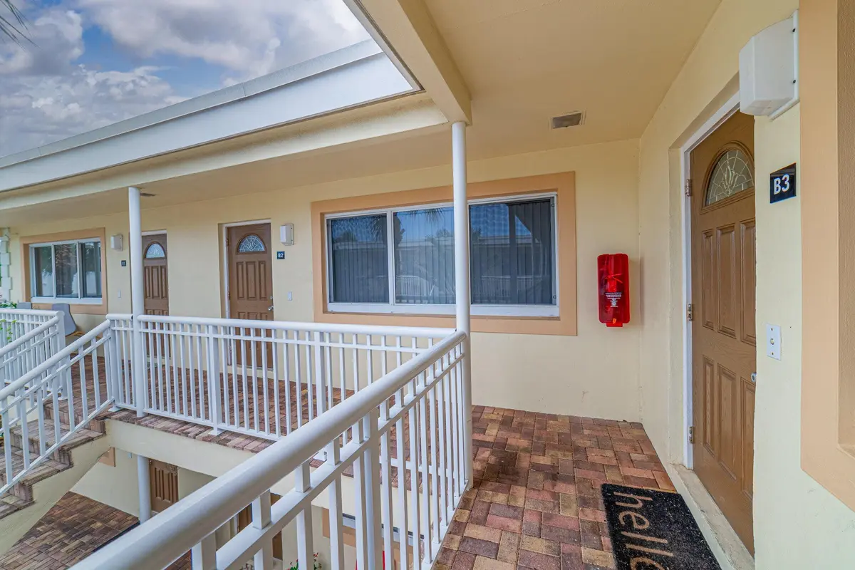 B at 1649 SE 4th Street B3, Deerfield Beach