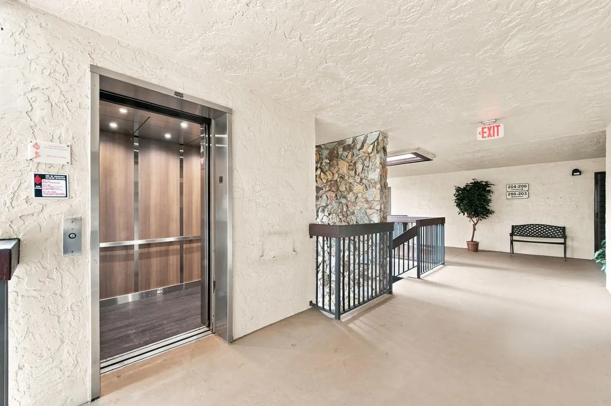 6__d4s0020 at 1881 N University Drive 204, Coral Springs