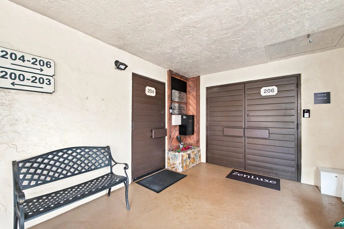 8__d4s0010 at 1881 N University Drive 204, Coral Springs
