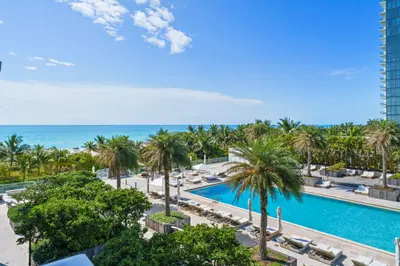 2301 COLLINS Avenue 407, Miami Beach – Condominium for sale