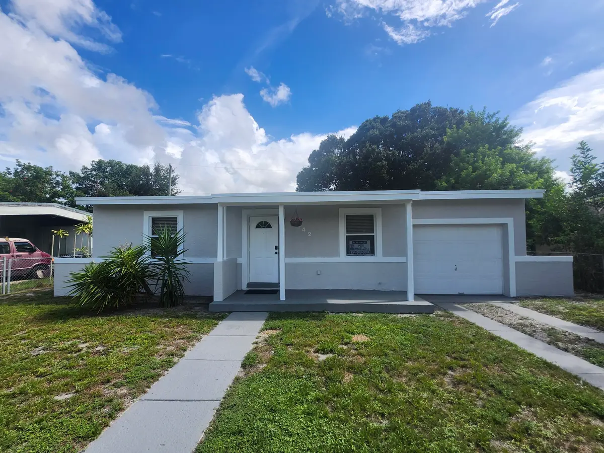 942 NW 12th Street, Fort Lauderdale, FL – photo 1