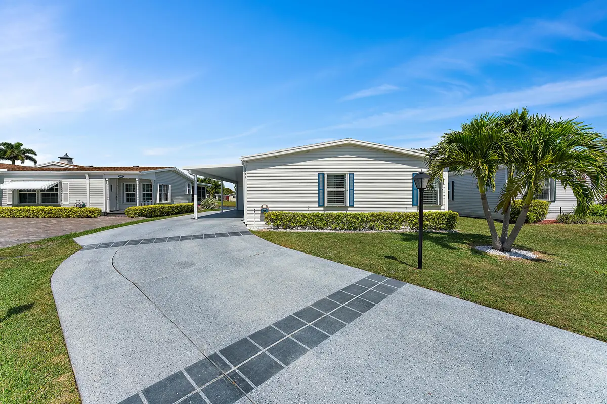 Driveway at 8479 Labelia Court, Port St. Lucie
