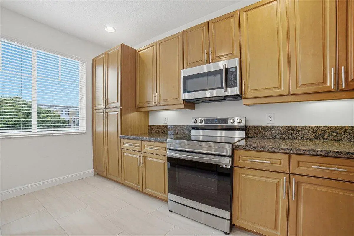 24-Kitchen-D at 520 NW 39TH Circle, Boca Raton