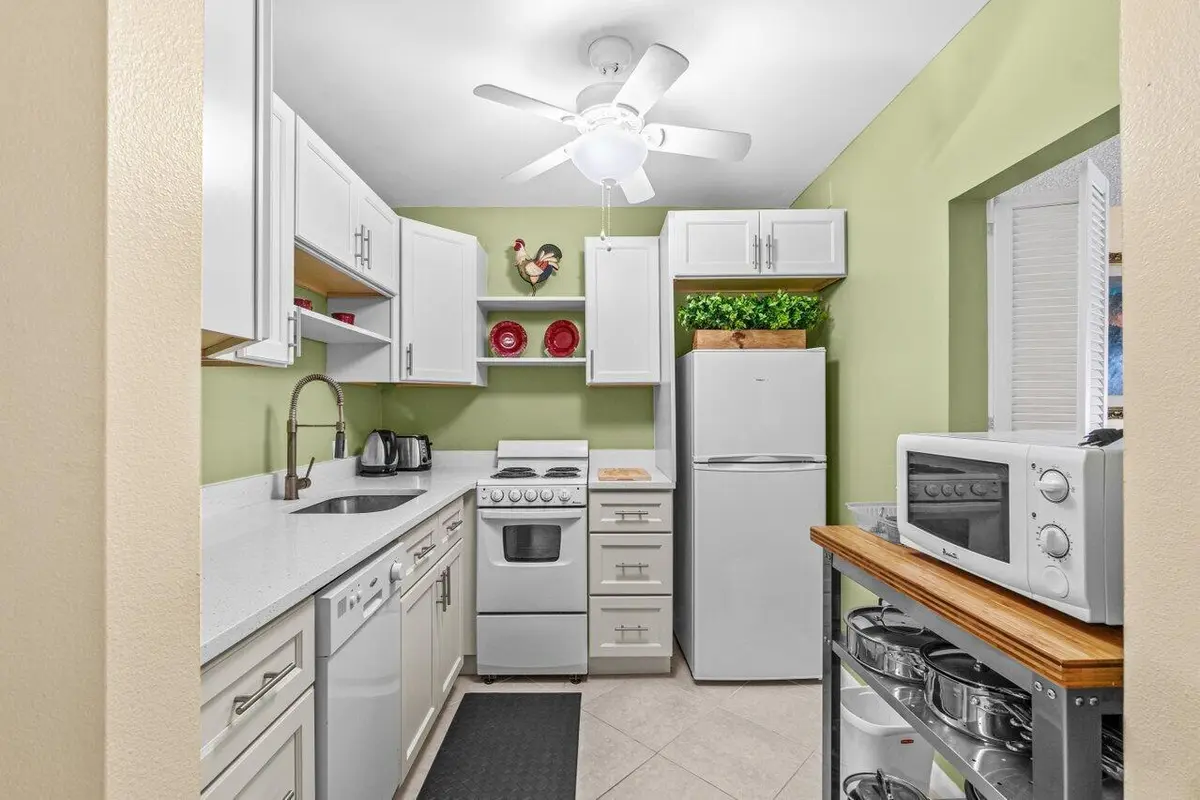 Kitchen 2 at 68 Suffolk B 680, Boca Raton