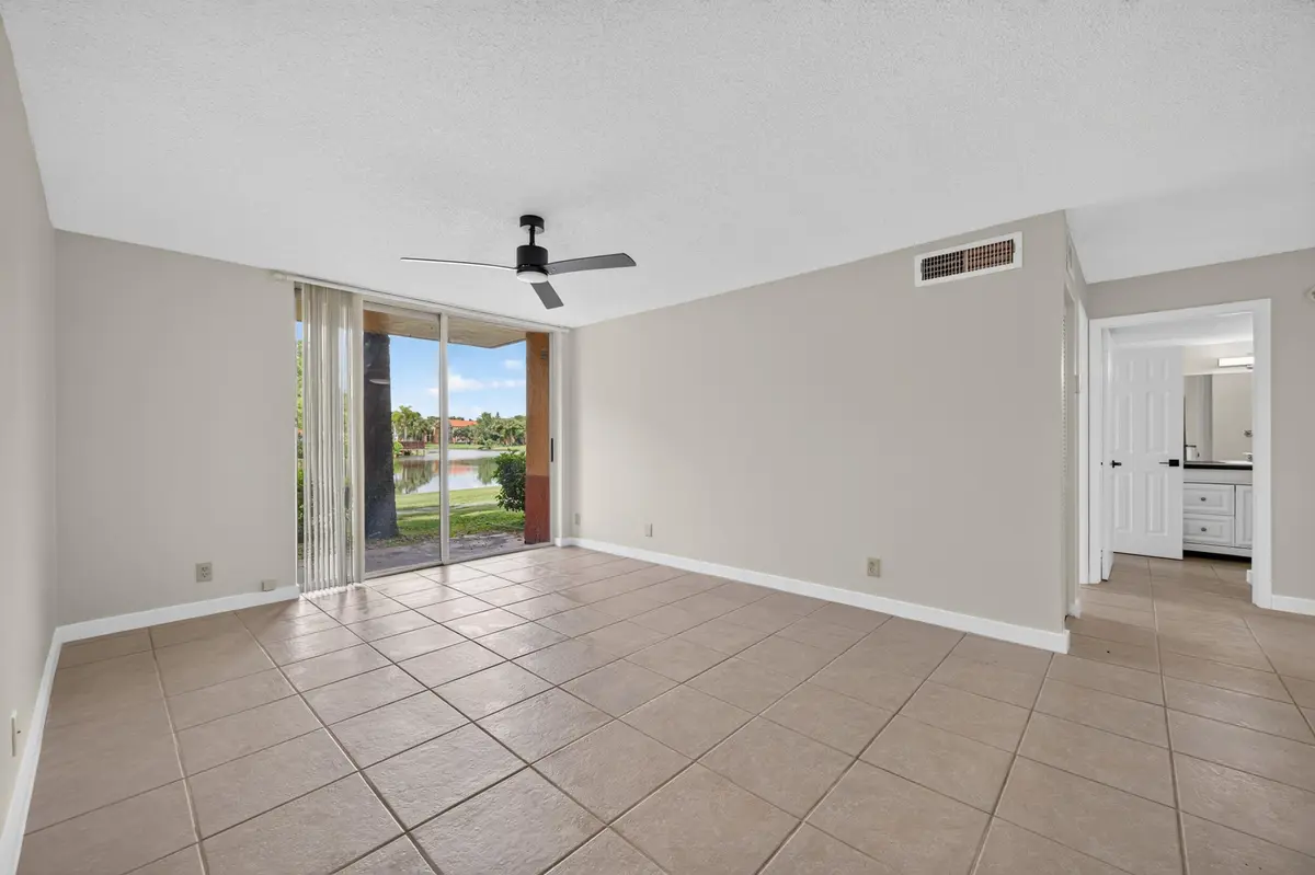 10717 apt 106-8 at 10717 E Cleary Boulevard 106, Plantation