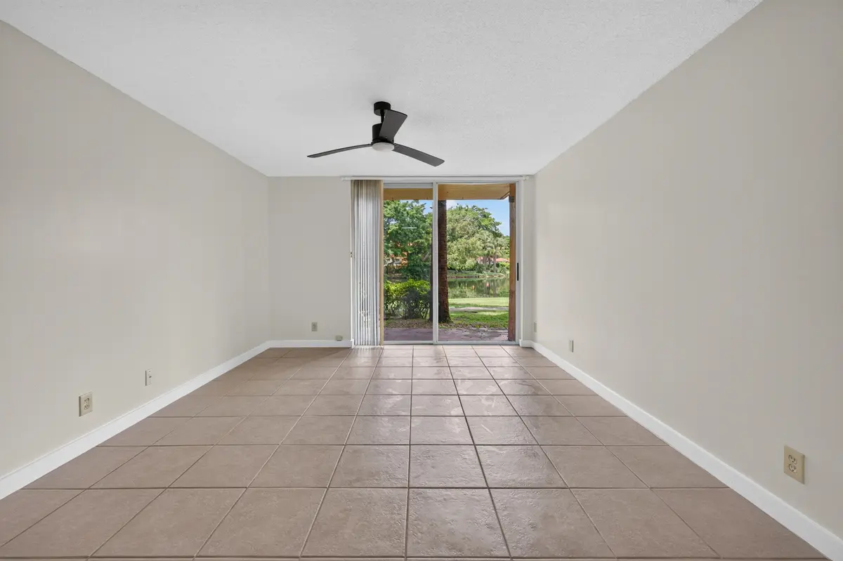 10717 apt 106-9 at 10717 E Cleary Boulevard 106, Plantation
