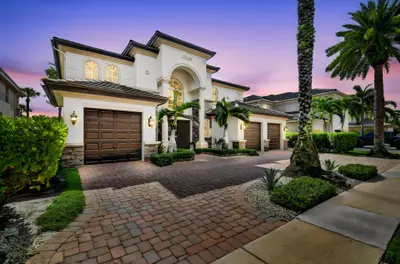 718 Edgebrook Lane, West Palm Beach – Single Family Residence for sale