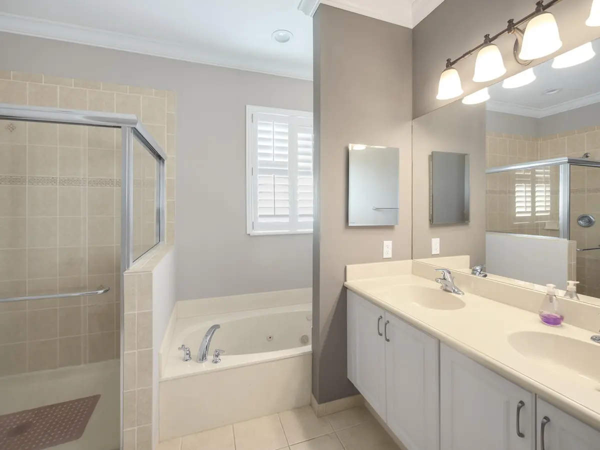 MASTER BATH at 1850 Via Sofia, Boynton Beach