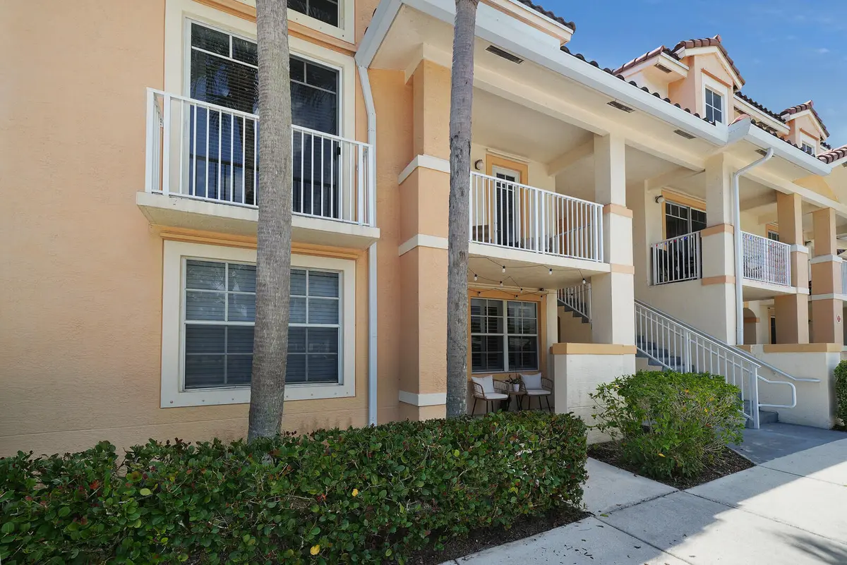 Exterior at 1054 University Boulevard 21, Jupiter