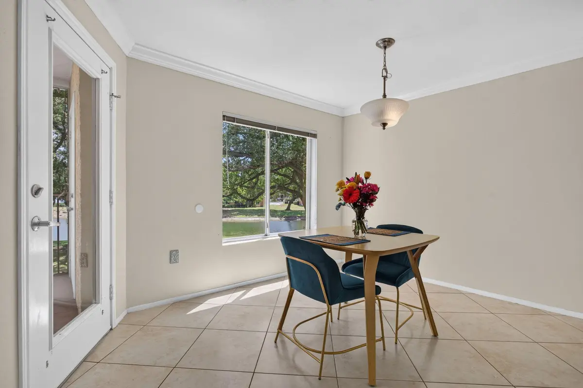 Dining Area at 2425 NW 33rd Street 1309, Oakland Park