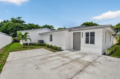 182 SW 6 Street, Deerfield Beach – Single Family Residence for sale