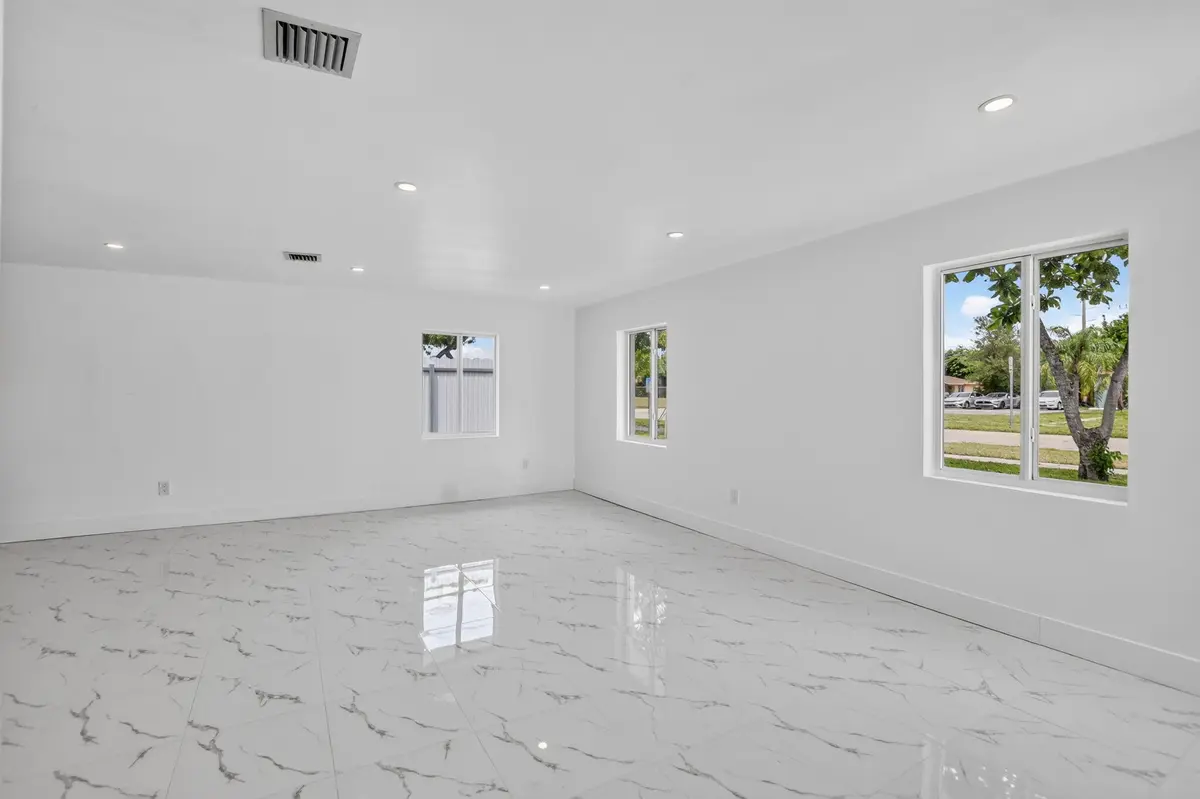 5-web-or-mls-DSC_1793 at 182 SW 6 Street, Deerfield Beach
