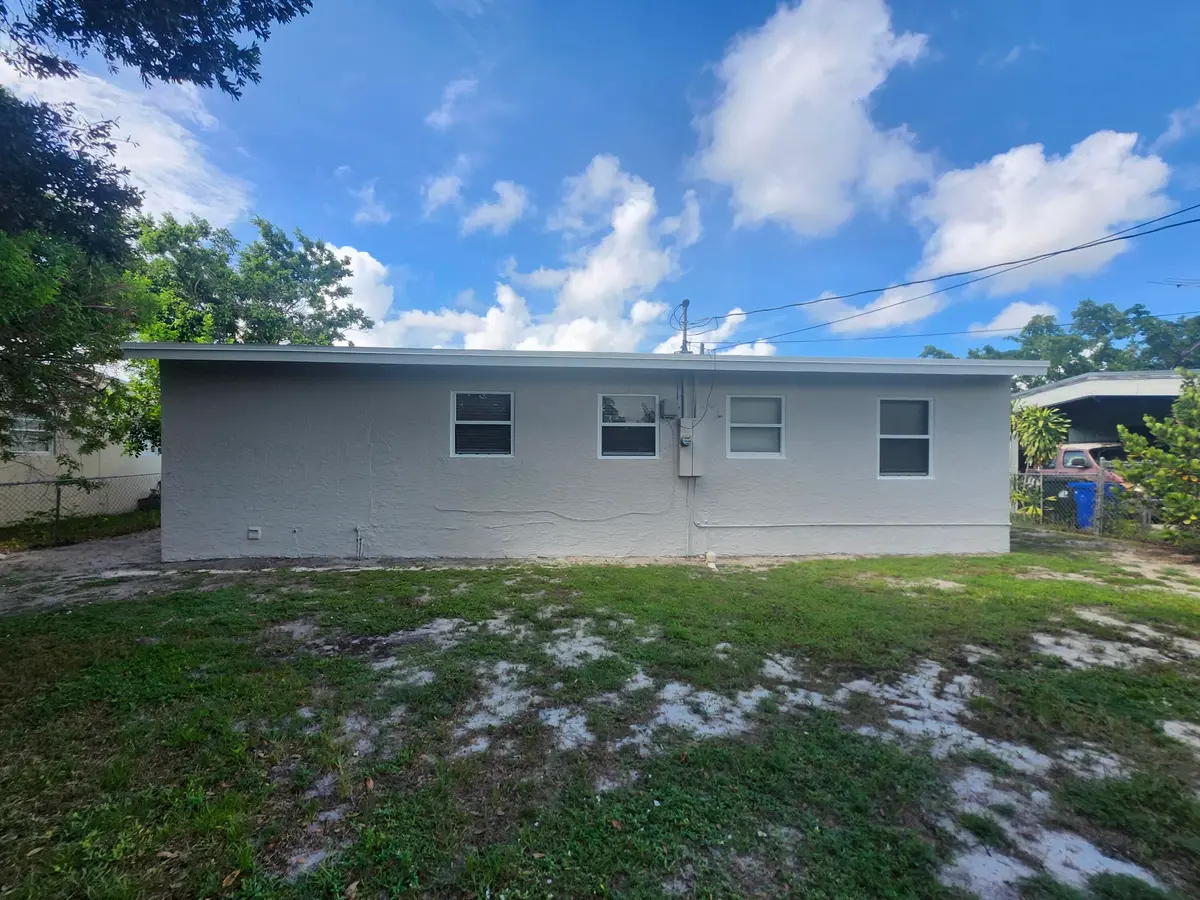 942 NW 12th Street, Fort Lauderdale, FL – photo 5