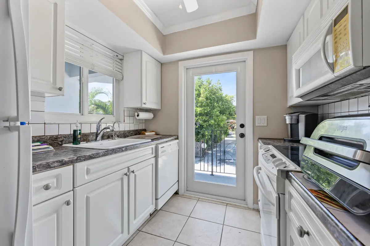 024A3819 at 2151 NE 42nd Court 225, Lighthouse Point
