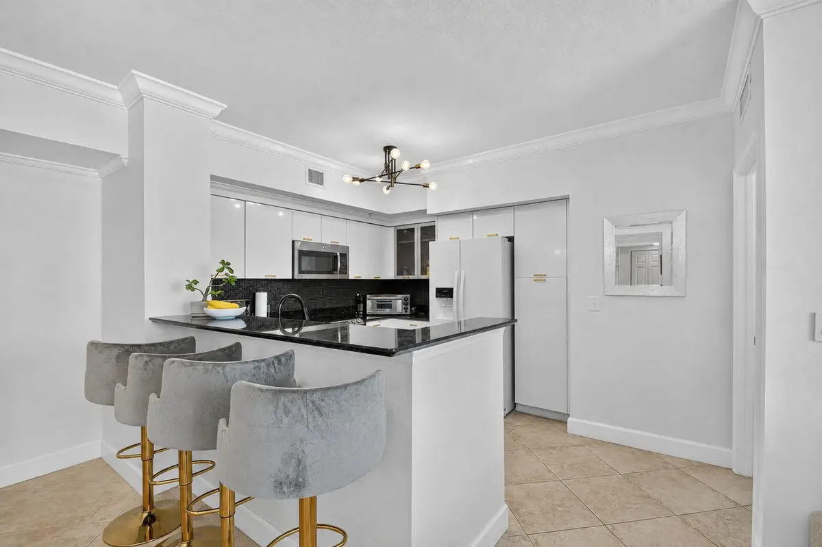 1-web-or-mls-ChatGPT Image Aug 27, 2026, at 625 Casa Loma Boulevard 1009, Boynton Beach