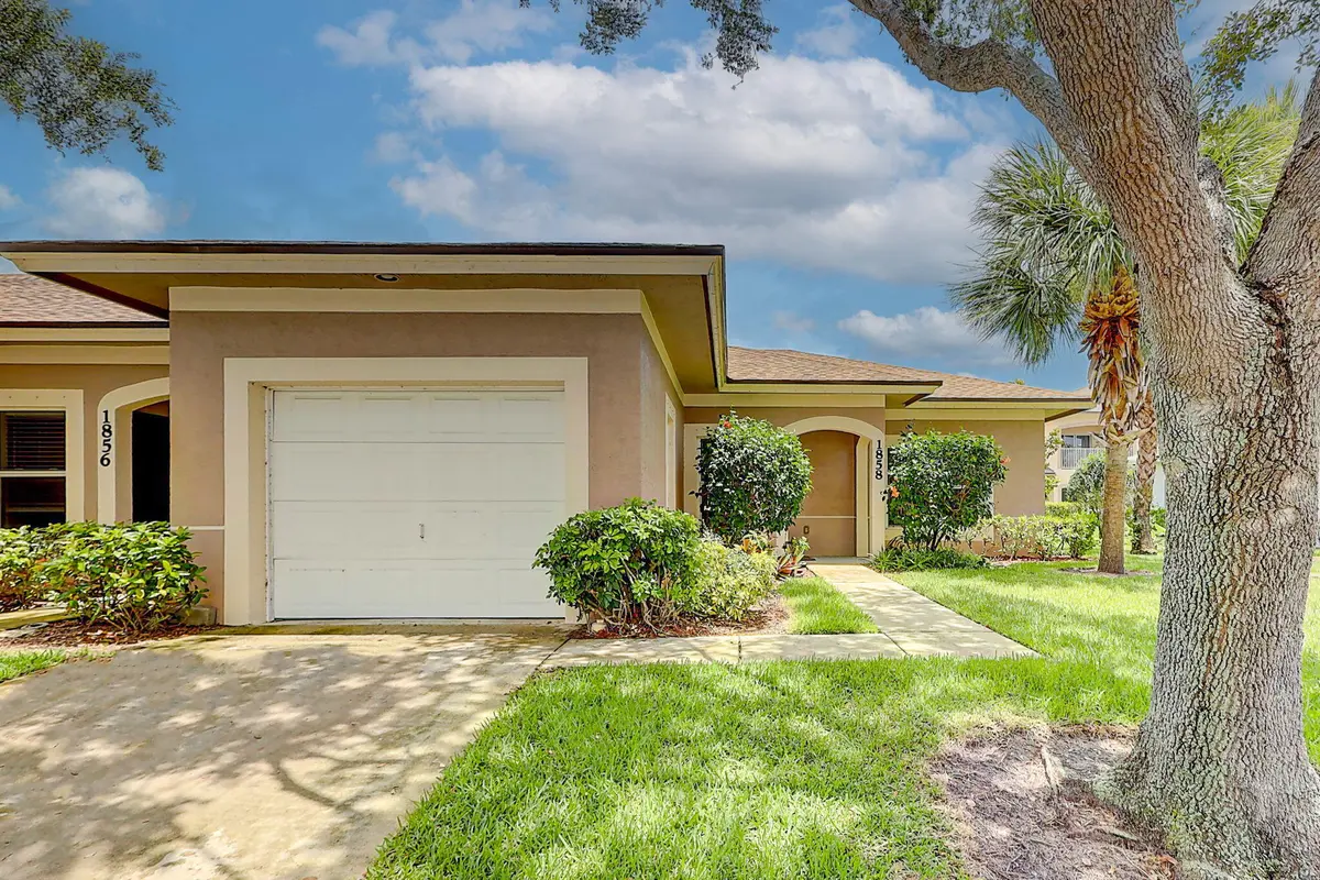 3-web-or-mls-3J0A5592 at 1858 PELICAN Drive A2, Fort Pierce