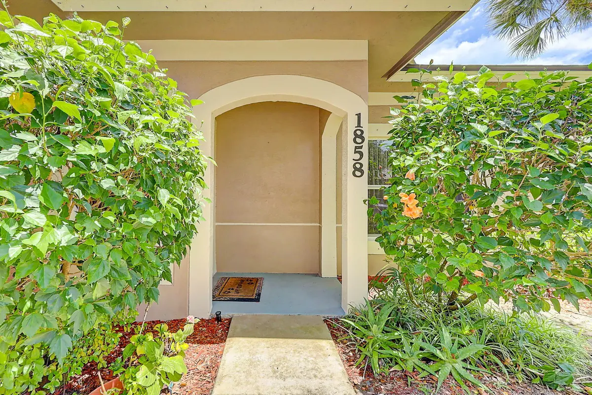 4-web-or-mls-3J0A5602 at 1858 PELICAN Drive A2, Fort Pierce