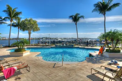 123 Yacht Club Way 102, Hypoluxo – Townhouse for sale