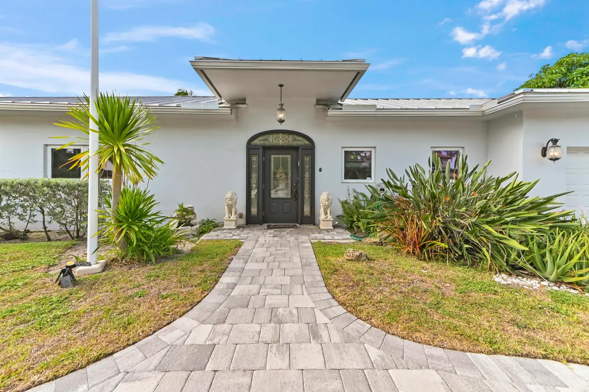 03 Front 03 at 1516 SE 10TH Street, Deerfield Beach