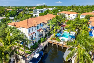 813 Estancia Way, Boynton Beach – Townhouse for sale
