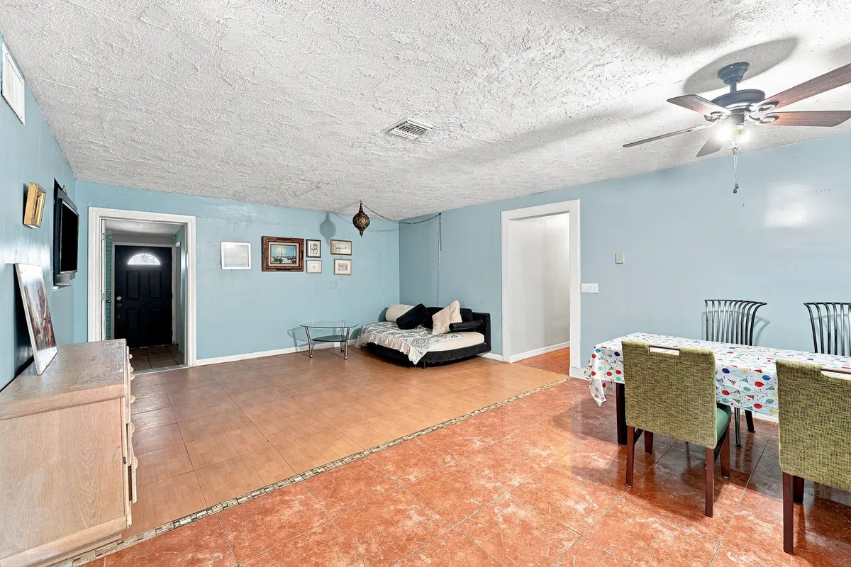 05_living room at 4031 NW 7th Avenue, Deerfield Beach