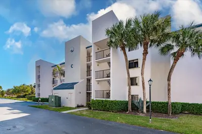1605 S US HIGHWAY 1 C104, Jupiter – Condominium for sale