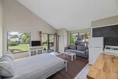 11863 Wimbledon Circle 511, Wellington – Efficiency for rent