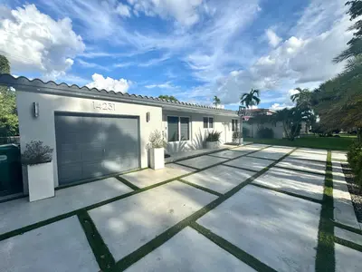 14231 LAKE CANDLEWOOD Court, Miami Lakes – Single Family Residence for sale