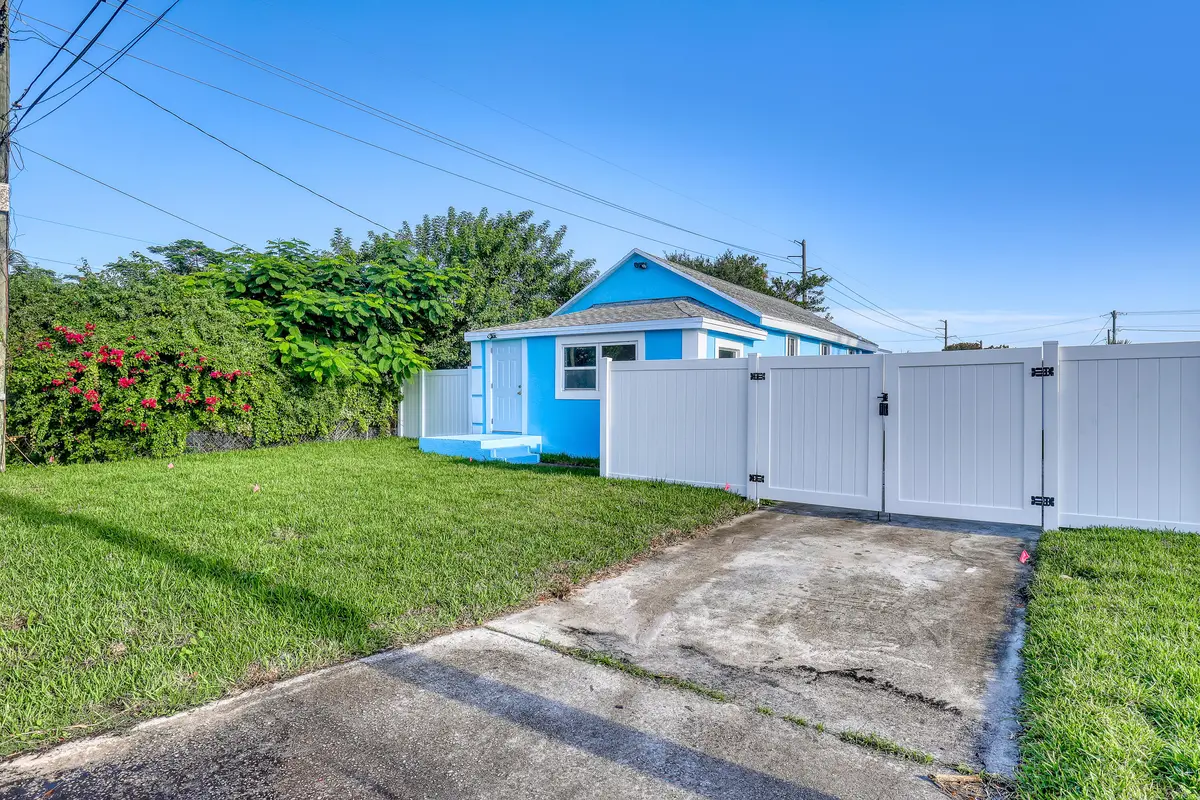 180 W 15th (1) at 180 W 15th Street, Riviera Beach