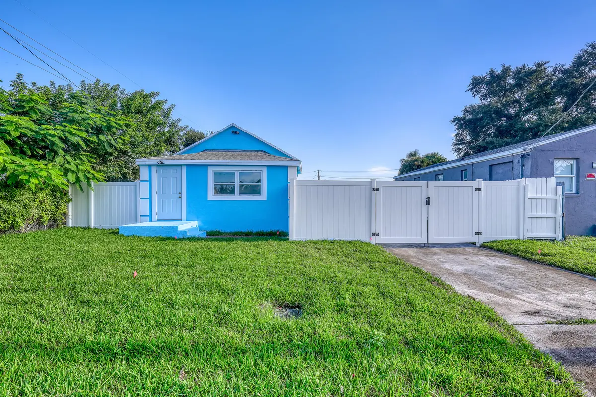 180 W 15th (2) at 180 W 15th Street, Riviera Beach