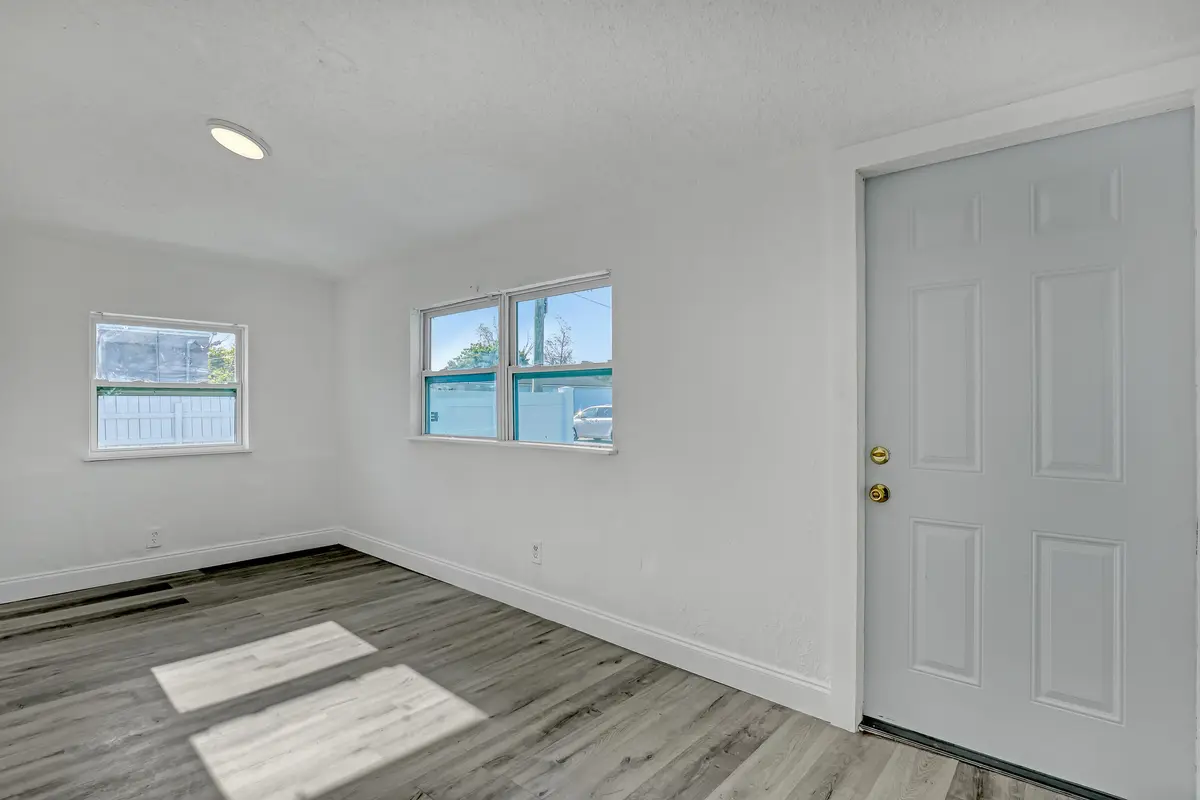 180 W 15th (8) at 180 W 15th Street, Riviera Beach