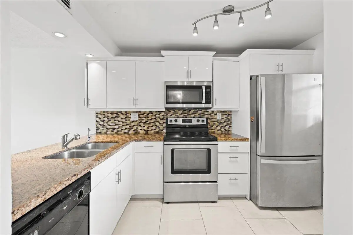 06-424A5384 at 1831 Sabal Palm Drive 403, Davie