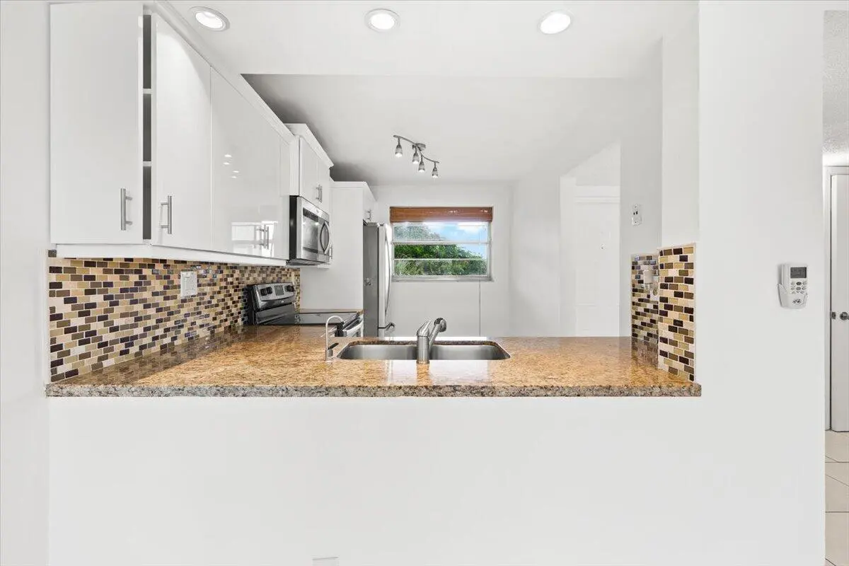 08-424A5379 at 1831 Sabal Palm Drive 403, Davie
