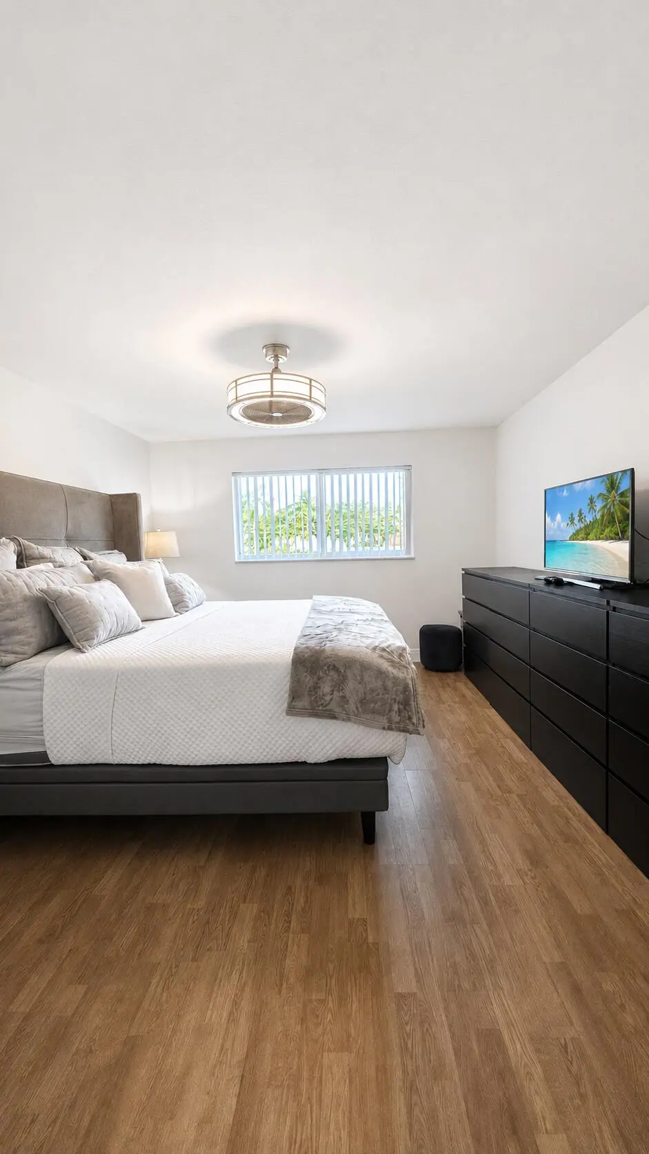 PRIMARY SUITE at 34 Colonial Club Drive 202, Boynton Beach