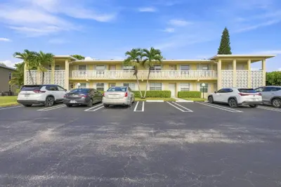 1121 CACTUS Terrace 203, Delray Beach – Condominium for sale