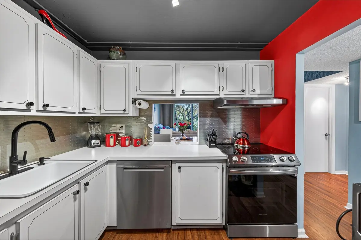 Photo 2 at 1800 N ANDREWS Avenue 2F, Fort Lauderdale
