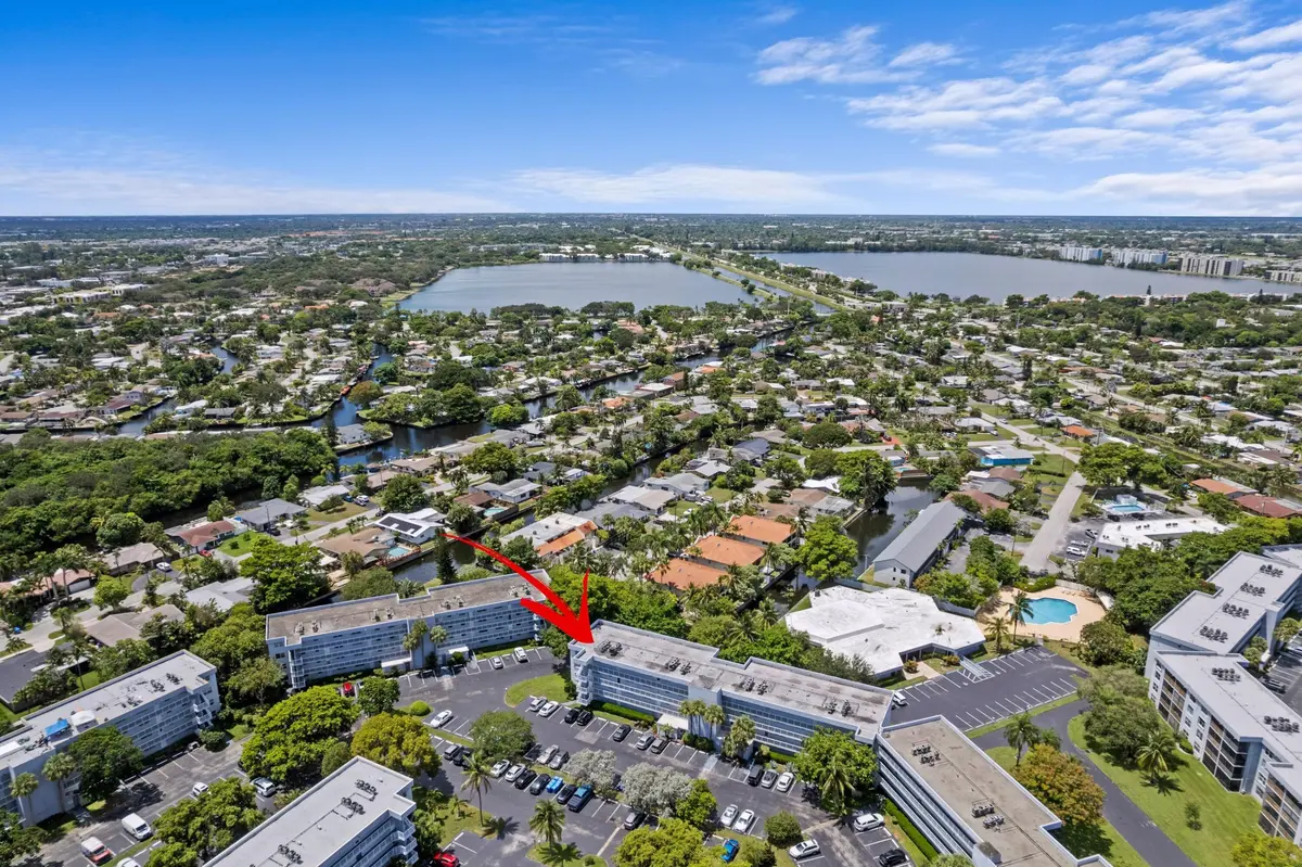 Aerial Neighborhood View at 113 ROYAL PARK Drive 4A, Oakland Park